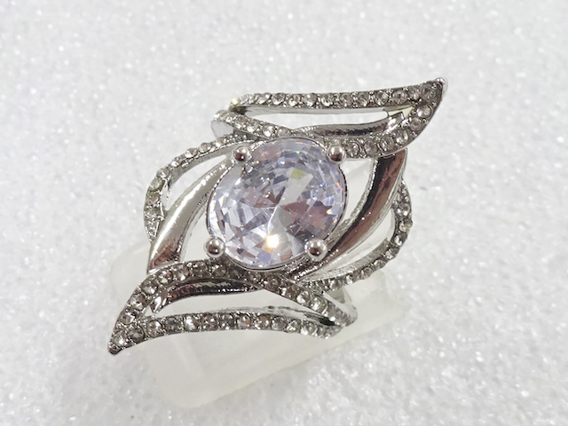 JAPANESE KIMONO / ANTIQUE CRYSTAL RING (SIZE 9)